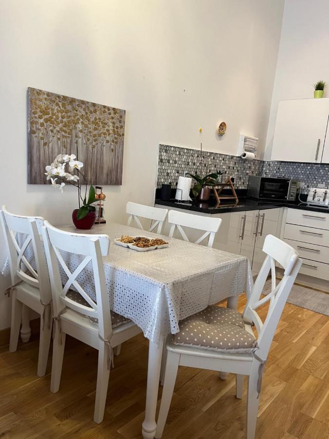 Two Double Bedroom Duplex Flat 런던 외부 사진