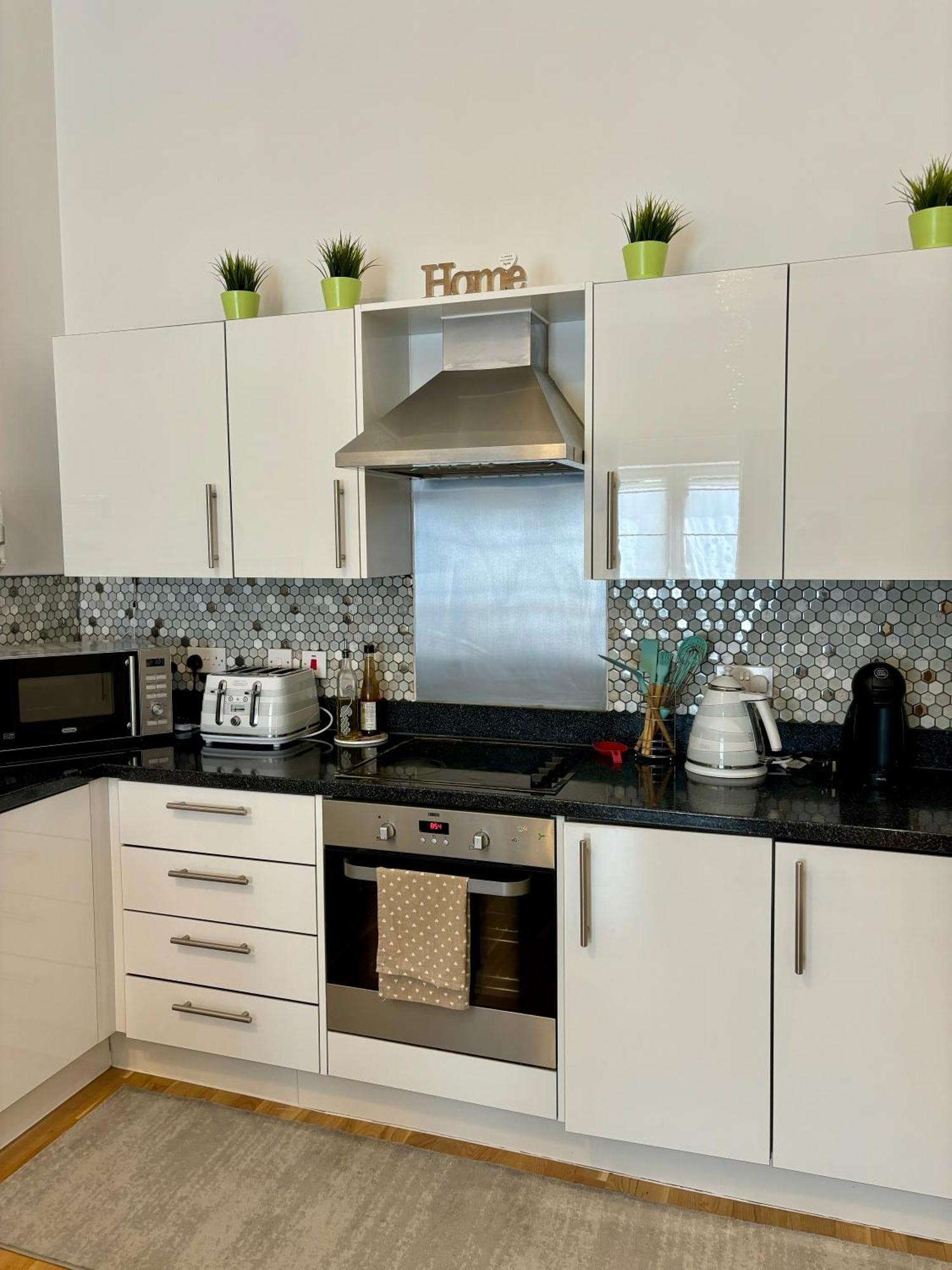 Two Double Bedroom Duplex Flat 런던 외부 사진